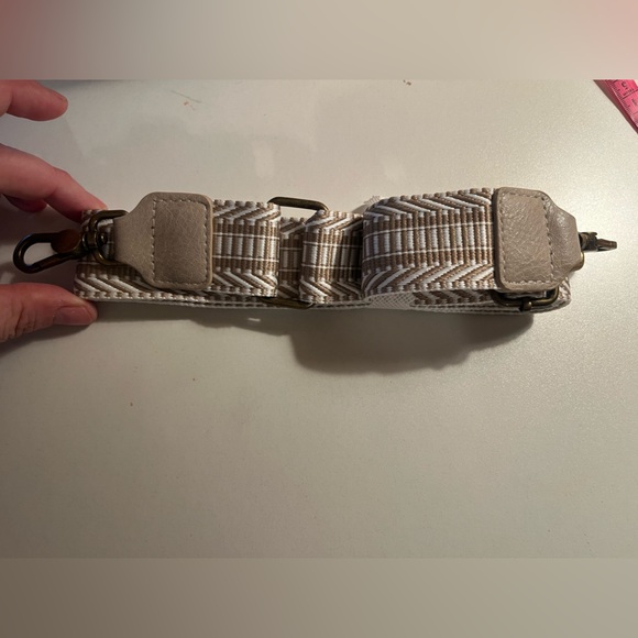 NWT Yarnic Beige Faux Leather Crossbody Bag | Triple Compartment - Picture 8 of 8